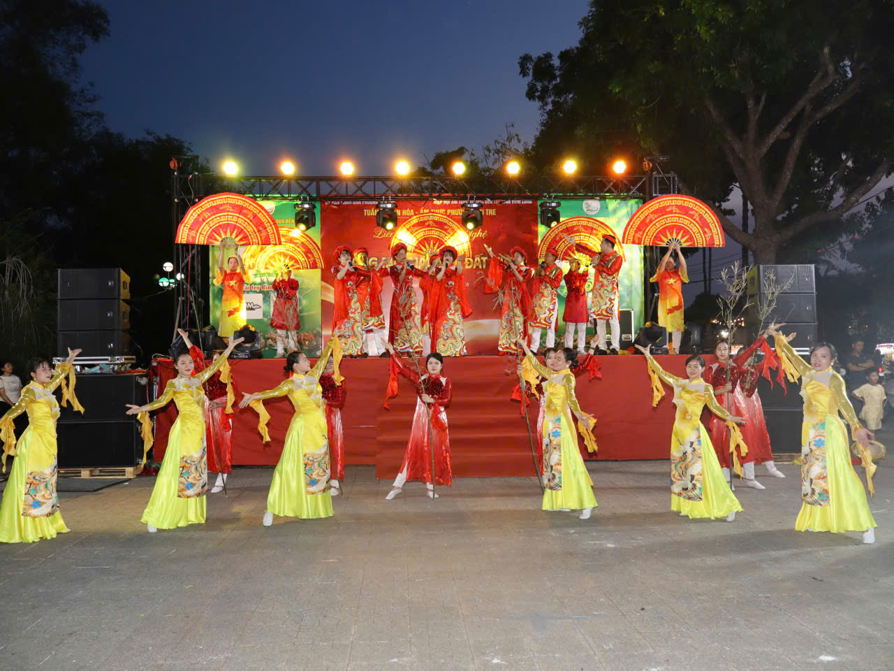 Liên hoan văn nghệ Hào khí đất Việt
